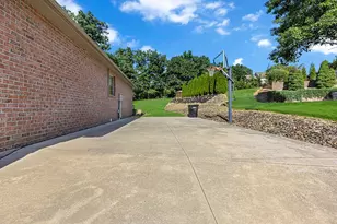 101 Sunray Dr, Center Township, PA 15001 - Photo 39
