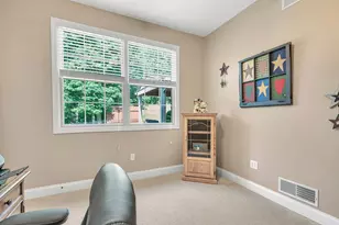 101 Sunray Dr, Center Township, PA 15001 - Photo 27