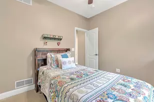 101 Sunray Dr, Center Township, PA 15001 - Photo 25