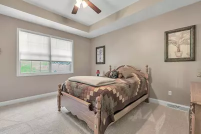 101 Sunray Dr, Center Township, PA 15001 - Photo 17