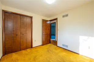 1217 Hillview Dr, North Huntingdon, PA 15642 - Photo 15