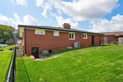 102 Manchester Drive, Hempfield Township, PA 15642 - Photo 23