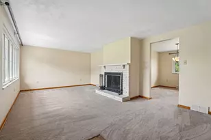 102 Manchester Dr, Hempfield Township, PA 15642 - Photo 3