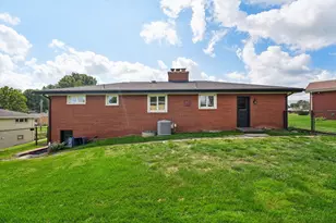 102 Manchester Dr, Hempfield Township, PA 15642 - Photo 27