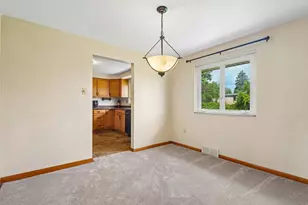 102 Manchester Dr, Hempfield Township, PA 15642 - Photo 5