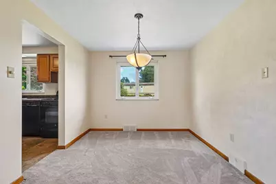 102 Manchester Drive, Hempfield Township, PA 15642 - Photo 5