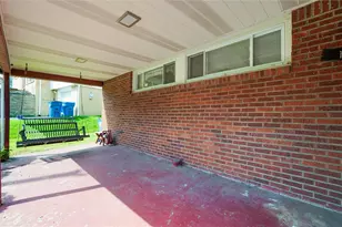 150 Queenston Dr, Wilkins Township, PA 15235 - Photo 5