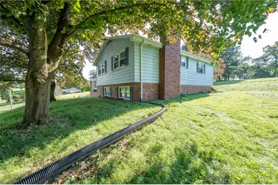 113 Sterling Run Rd, Hempfield Township, PA 15601 - Photo 3