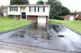 216 Oberlin Dr, Center Township, PA 16001 - Photo 1