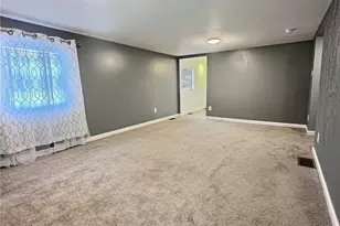 42 N Main St, Fairchance, PA 15436 - Photo 7