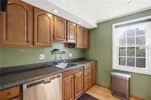 322 Parkwood Dr, Cranberry Township, PA 16066 - Photo 7