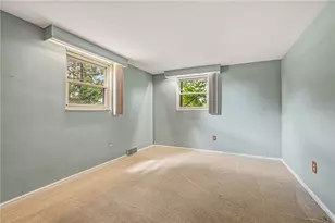 1318 Ridgewood Dr, Pittsburgh, PA 15101 - Photo 15