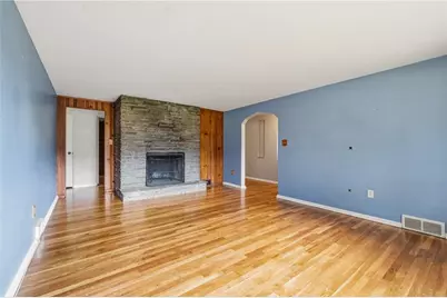 1318 Ridgewood Dr, Pittsburgh, PA 15101 - Photo 7