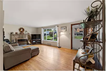1238 Lakemont Dr, Pittsburgh, PA 15243 - Photo 3