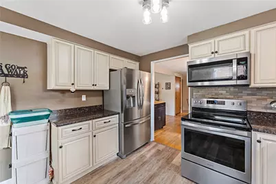 1238 Lakemont Dr, Pittsburgh, PA 15243 - Photo 9