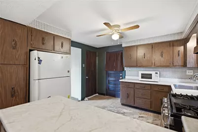 411 Parallel Ave, Pittsburgh, PA 15210 - Photo 11