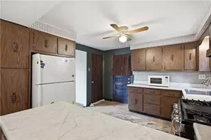 411 Parallel Ave, Pittsburgh, PA 15210 - Photo 11