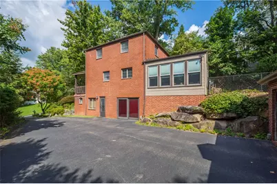 628 Orchard Hill Dr, Pittsburgh, PA 15238 - Photo 9