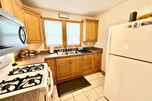 935 Hazel St, New Castle, PA 16101 - Photo 9