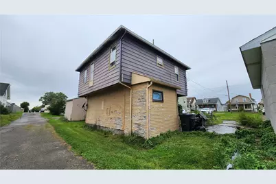 1012 Adams St, New Castle, PA 16101 - Photo 3