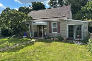 221 Seneca Dr, New Kensington, PA 15068 - Photo 1