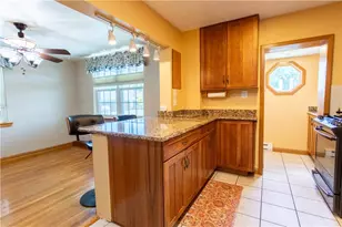 1130 Downlook St, Pittsburgh, PA 15201 - Photo 9