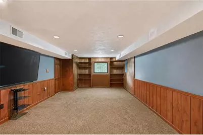 326 Highland Pines Dr, Ross Twp, PA 15237 - Photo 9