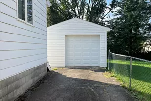 10 E Garfield Ave, New Castle, PA 16105 - Photo 17