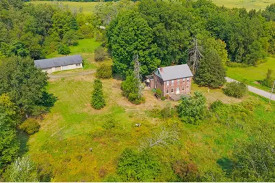 828 Brownhome Rd, Scott Township, PA 16101 - Photo 3