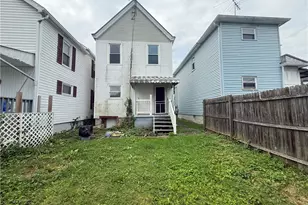 105 18th St, Vandergrift, PA 15690 - Photo 3