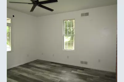 686 Filmore Rd., Pittsburgh, PA 15221 - Photo 9