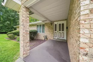 104 Oakcrest Dr, Center Township, PA 15061 - Photo 7