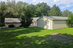 113 Danko Ln, Hempfield Township, PA 15601 - Photo 7