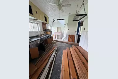 900 W 4th Ave, Derry Boro, PA 15627 - Photo 11