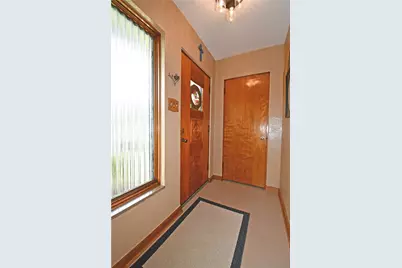 4636 Meadowgreen Dr, Pittsburgh, PA 15236 - Photo 3