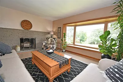 4636 Meadowgreen Dr, Pittsburgh, PA 15236 - Photo 5