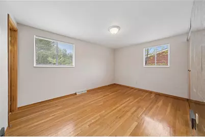 349 Crescentgardens Dr, Pittsburgh, PA 15235 - Photo 15