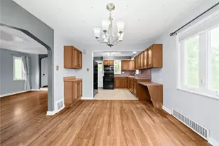 4330 Overhill St, Bethel Park, PA 15102 - Photo 9