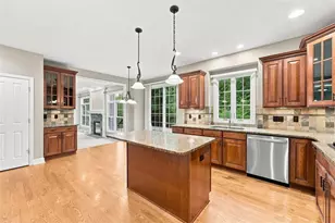 4819 Stonebridge Dr, Hampton, PA 15044 - Photo 11