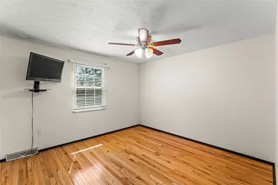1107 Valleyview Dr, Cecil, PA 15055 - Photo 21