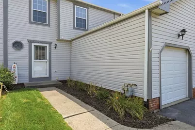 857 Sunset Cir, Cranberry Township, PA 16066 - Photo 3