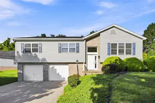 221 Cottonwood Ln, Marshall, PA 15090 - Photo 1