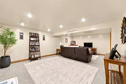132 Allison Ave, Houston, PA 15342 - Photo 25