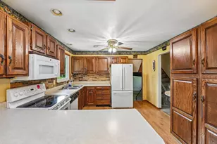 1104 Greenfield Rd, Lackawannock Township, PA 16148 - Photo 3