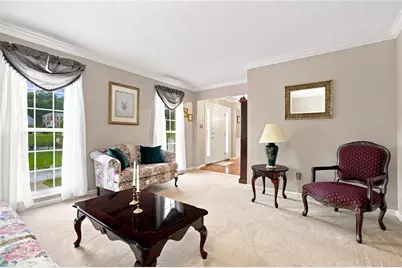 1033 Robinwood Dr, South Park, PA 15129 - Photo 9