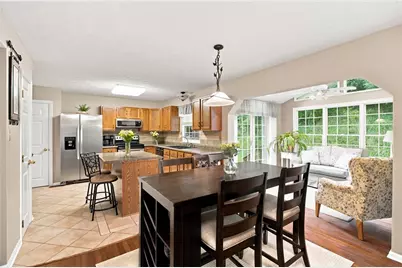 1033 Robinwood Dr, South Park, PA 15129 - Photo 5