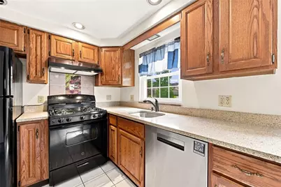 105.5 Olive Dr, Level Green, PA 15085 - Photo 9