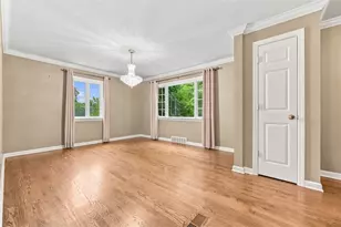 809 White Oak Cir, Pittsburgh, PA 15228 - Photo 5