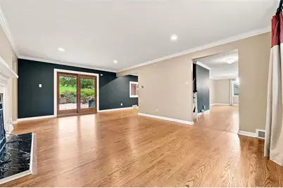 809 White Oak Cir, Pittsburgh, PA 15228 - Photo 19