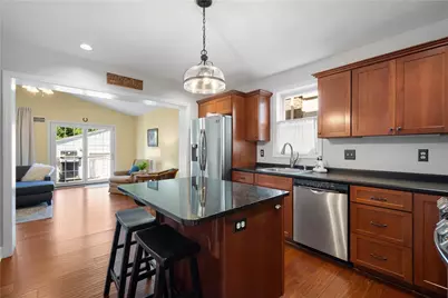 327 Nicholas Pl, Edgeworth, PA 15143 - Photo 3